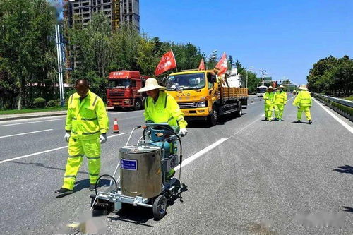 市公路站整治完善安全防护设施 系紧公路 安全带